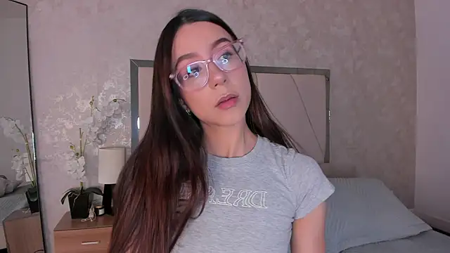 Arii wilde online show from June 2, 2026, 12:27 pm