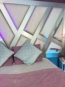 Ashleeyprincess01 online show from April 1, 2026, 1:41 pm