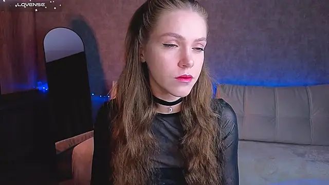 Snapshot of melee_eva chatting on April 23, 2026, 8:54 am melee eva online show from April 23, 2026, 8:54 am