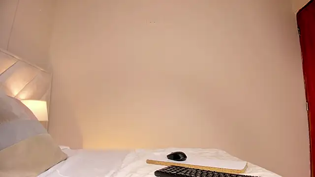 Snapshot of sheila_x chatting on April 4, 2026, 4:57 pm sheila x online show from April 4, 2026, 4:57 pm