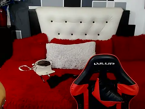 auravelveth online show from February 27, 2026, 4:45 am