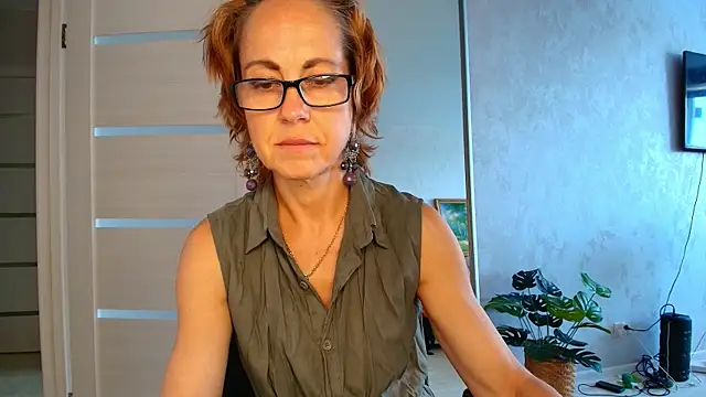 Snapshot of LioraWeiss chatting on June 30, 2026, 8:36 am LioraWeiss online show from June 30, 2026, 8:36 am