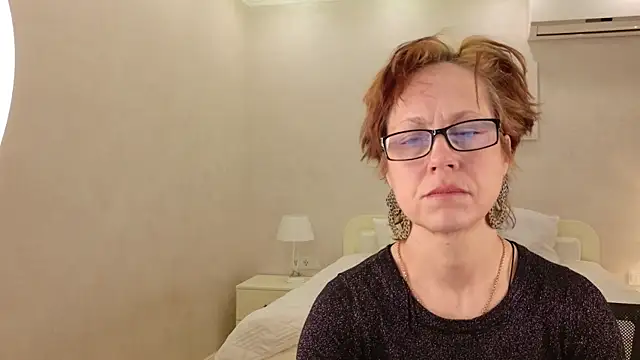 LioraWeiss online show from March 27, 2026, 8:01 am