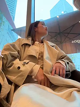 Mia-lp online show from April 12, 2026, 1:31 am