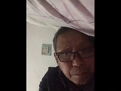 Snapshot of yaocaobi8 chatting on April 1, 2026, 1:52 pm yaocaobi8 online show from April 1, 2026, 1:52 pm