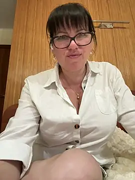 expensive lady online show from May 24, 2026, 7:36 pm