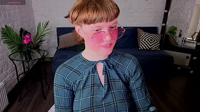  DreamLuna1  online show from April 22, 2026, 1:51 pm