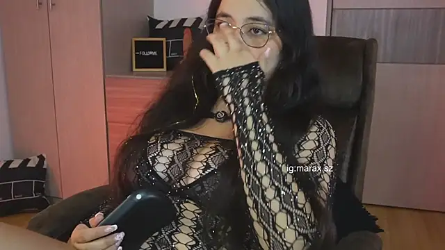 Mara HugeAss online show from July 8, 2026, 3:51 am