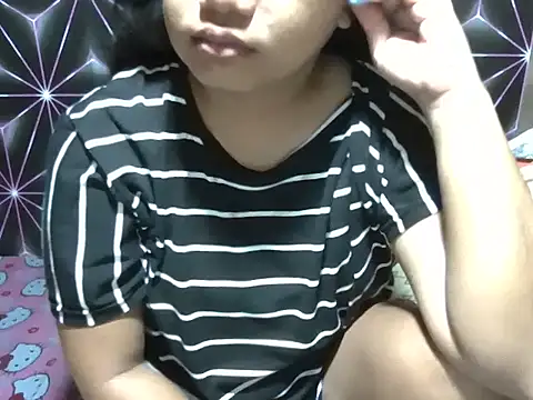 Flowerbebe online show from May 1, 2026, 6:02 pm