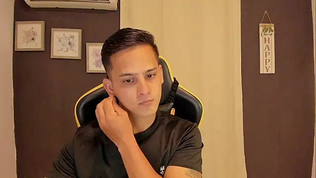 sexy andres01 online show from July 21, 2026, 10:11 pm