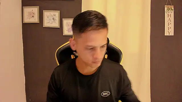 sexy andres01 online show from July 28, 2026, 2:13 pm