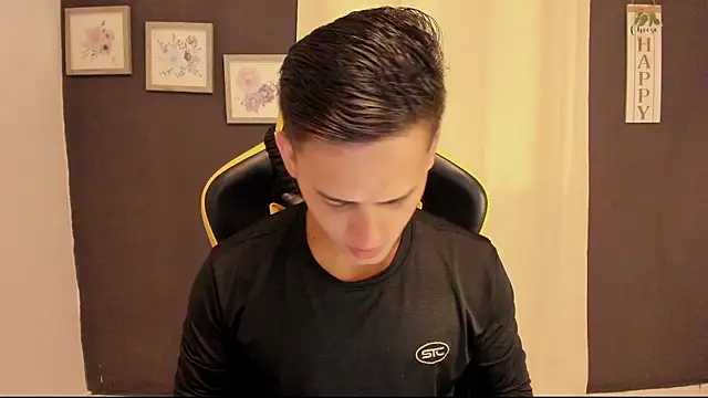 sexy andres01 online show from August 2, 2026, 2:48 pm