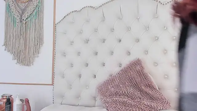 Snapshot of Sara_funy chatting on March 10, 2026, 12:20 pm Sara funy online show from March 10, 2026, 12:20 pm