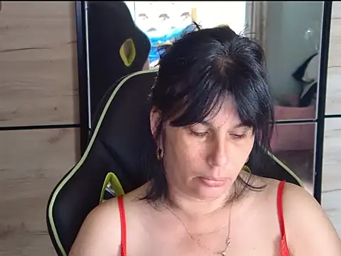 Snapshot of tess1980 chatting on June 1, 2026, 7:19 am tess1980 online show from June 1, 2026, 7:19 am