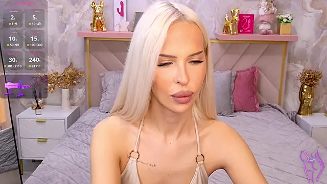 Snapshot of EvaXElfi chatting on April 3, 2026, 12:28 am EvaXElfi online show from April 3, 2026, 12:28 am