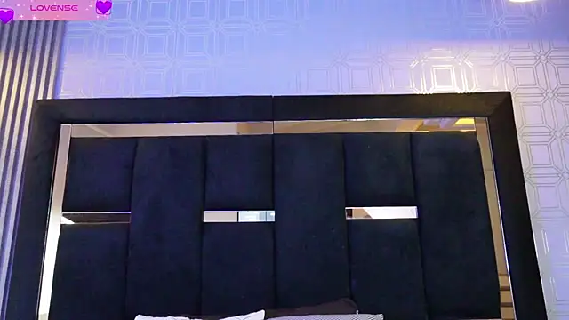 Dark Eros  online show from April 7, 2026, 3:52 am