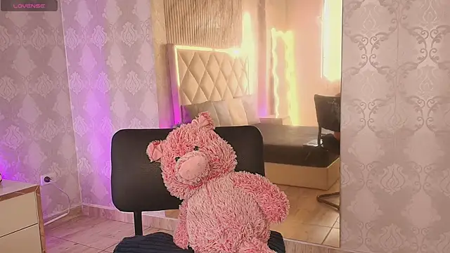 Cloee tay1 online show from April 18, 2026, 11:34 am