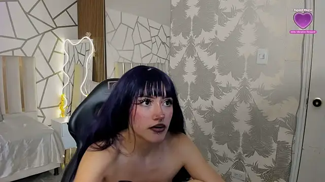 Cloee tay1 online show from April 25, 2026, 12:02 am