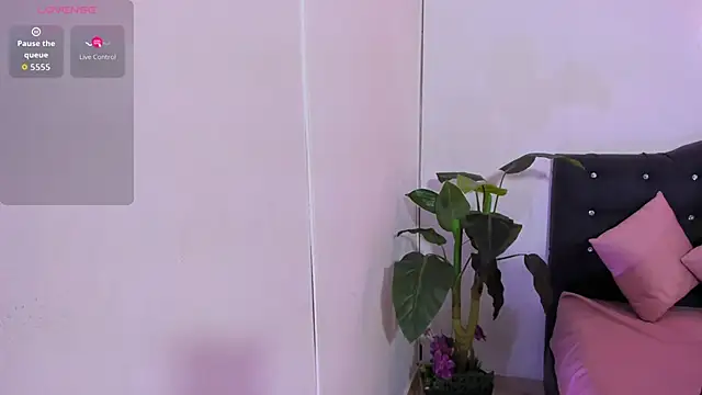 LINDSAY TAY online show from April 20, 2026, 3:20 am