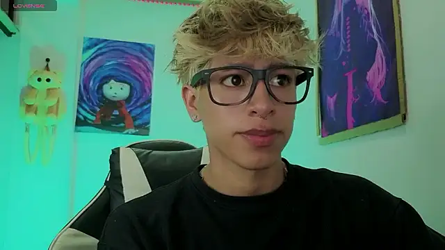 Snapshot of Ryan_sweet chatting on March 16, 2026, 3:58 am Ryan sweet online show from March 16, 2026, 3:58 am