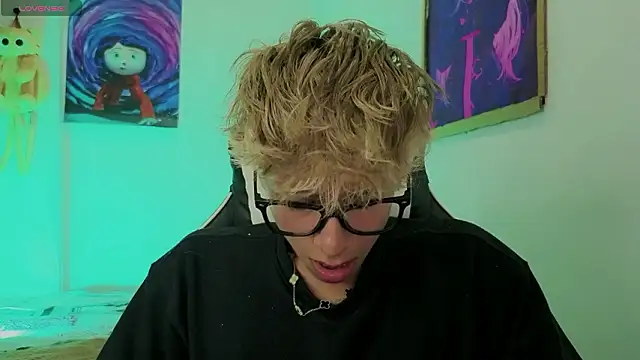 Snapshot of Ryan_sweet chatting on March 16, 2026, 5:44 am Ryan sweet online show from March 16, 2026, 5:44 am