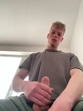 Dencchikk22 online show from April 28, 2026, 11:47 am