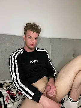 Dencchikk22 online show from May 15, 2026, 11:36 pm