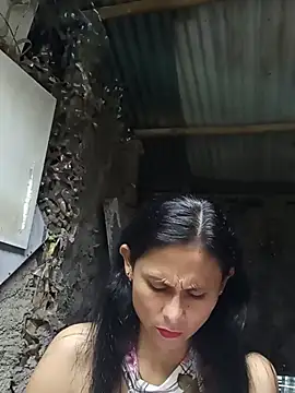 yuliitza4 online show from June 29, 2026, 11:48 pm
