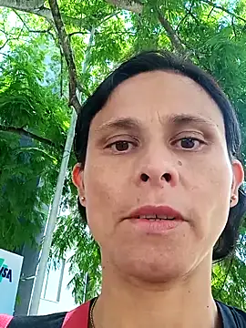 yuliitza4 online show from April 20, 2026, 4:08 pm