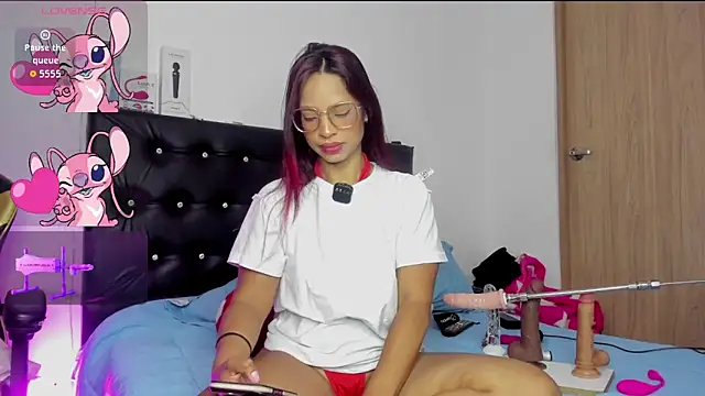 Vivian-Cruz online show from March 9, 2026, 1:58 pm