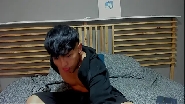 clark ken01 online show from April 21, 2026, 9:10 pm