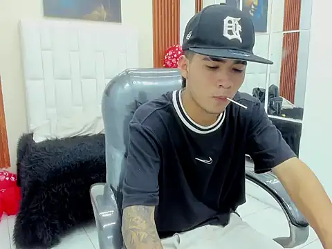 Snapshot of Thiago_collinss chatting on February 27, 2026, 10:09 pm Thiago collinss online show from February 27, 2026, 10:09 pm