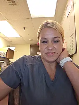 Snapshot of LadyB07 chatting on July 1, 2026, 8:09 pm LadyB07 online show from July 1, 2026, 8:09 pm
