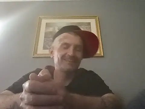 Snapshot of Viciouzz1 chatting on June 16, 2026, 4:23 am Viciouzz1 online show from June 16, 2026, 4:23 am