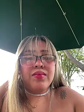 Moon Velvet  online show from March 7, 2026, 10:59 pm