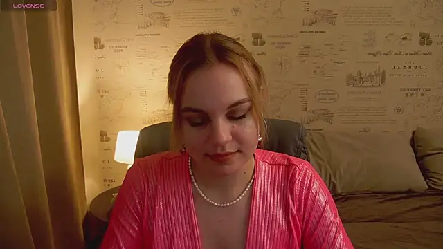 Snapshot of Glow_Margo chatting on June 12, 2026, 1:14 am Glow Margo online show from June 12, 2026, 1:14 am