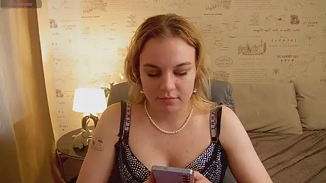 Glow Margo online show from June 5, 2026, 6:52 am