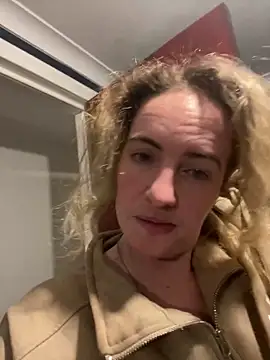 curlyirishgirl online show from February 27, 2026, 10:20 pm