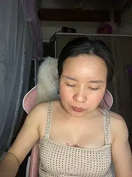 Ivy Trix2 online show from April 20, 2026, 2:07 pm