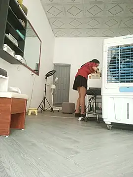 Ivy Trix2 online show from April 10, 2026, 2:07 am