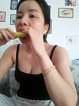 Snapshot of Ivy_Trix2 chatting on March 2, 2026, 8:32 am Ivy Trix2 online show from March 2, 2026, 8:32 am