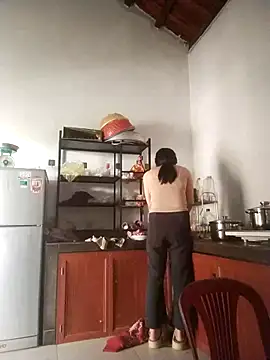 Ivy Trix2 online show from April 21, 2026, 2:51 am