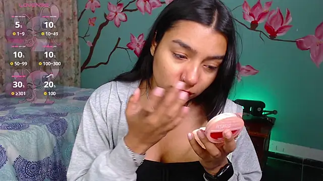 Snapshot of NoelleVireaux chatting on March 19, 2026, 11:43 am NoelleVireaux online show from March 19, 2026, 11:43 am