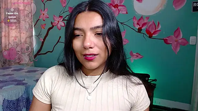 Snapshot of NoelleVireaux chatting on April 13, 2026, 1:15 pm NoelleVireaux online show from April 13, 2026, 1:15 pm