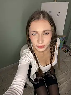 SofieLund online show from March 2, 2026, 4:14 pm