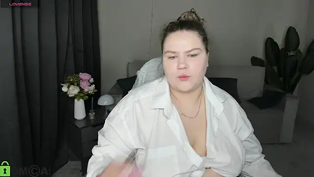 SofiRoce online show from July 29, 2026, 5:06 am