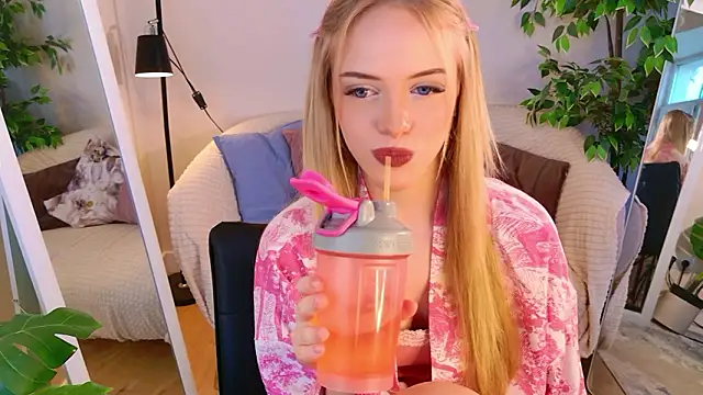 Dear Tessa online show from March 14, 2026, 1:39 pm