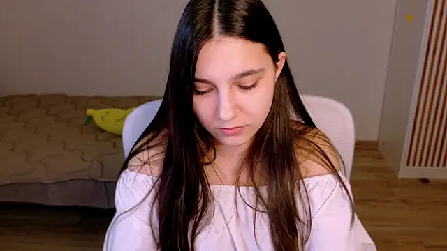 Snapshot of Ari_Grend chatting on March 28, 2026, 7:48 pm Ari Grend online show from March 28, 2026, 7:48 pm