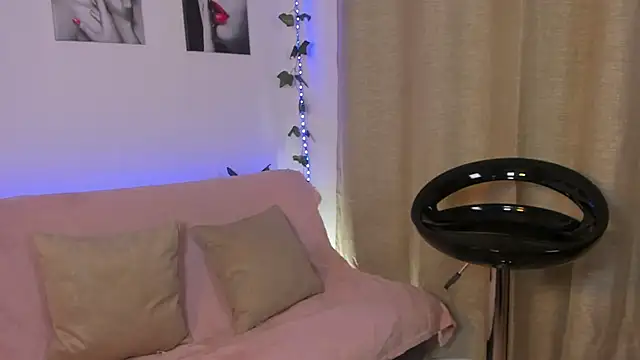 Rebeca Marchetti online show from April 2, 2026, 8:37 pm