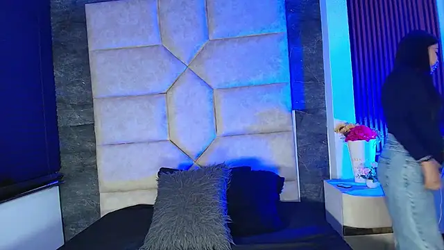 Ariia Monroee online show from May 9, 2026, 1:42 am